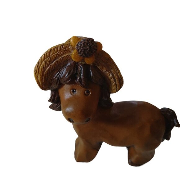 Blossom Bucket SUZI SKOGLUND Horse Figurine Wearing A Hat Vintage - Picture 2 of 6